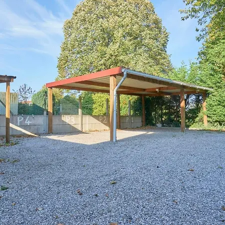 Den Sota Private Studio * Λιλ
